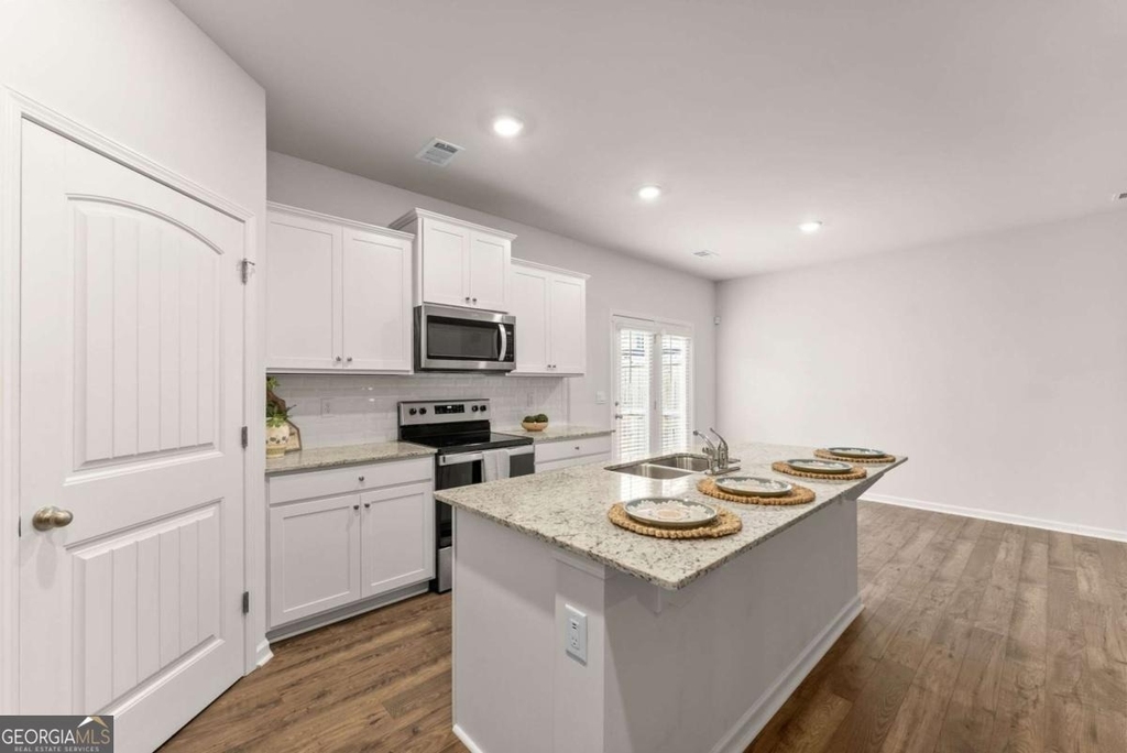300 Stoneybrook Court - Photo 14