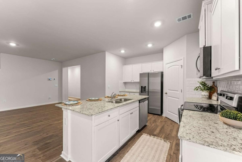 300 Stoneybrook Court - Photo 10