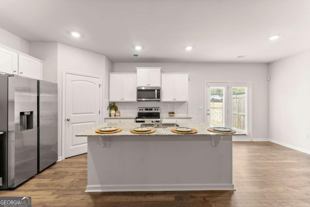 300 Stoneybrook Court - Photo 13