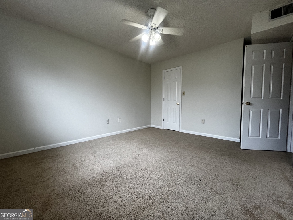 2165 S Milledge Avenue - Photo 2