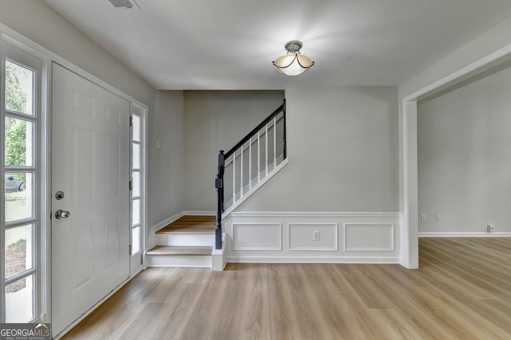 340 Waddington Trail - Photo 5