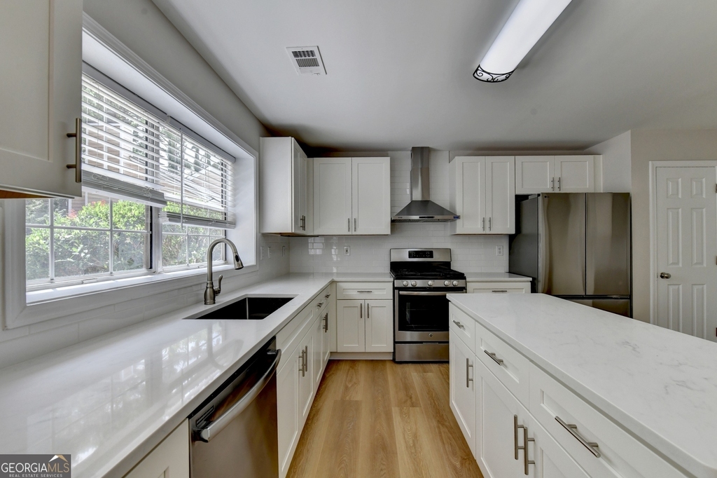 340 Waddington Trail - Photo 22