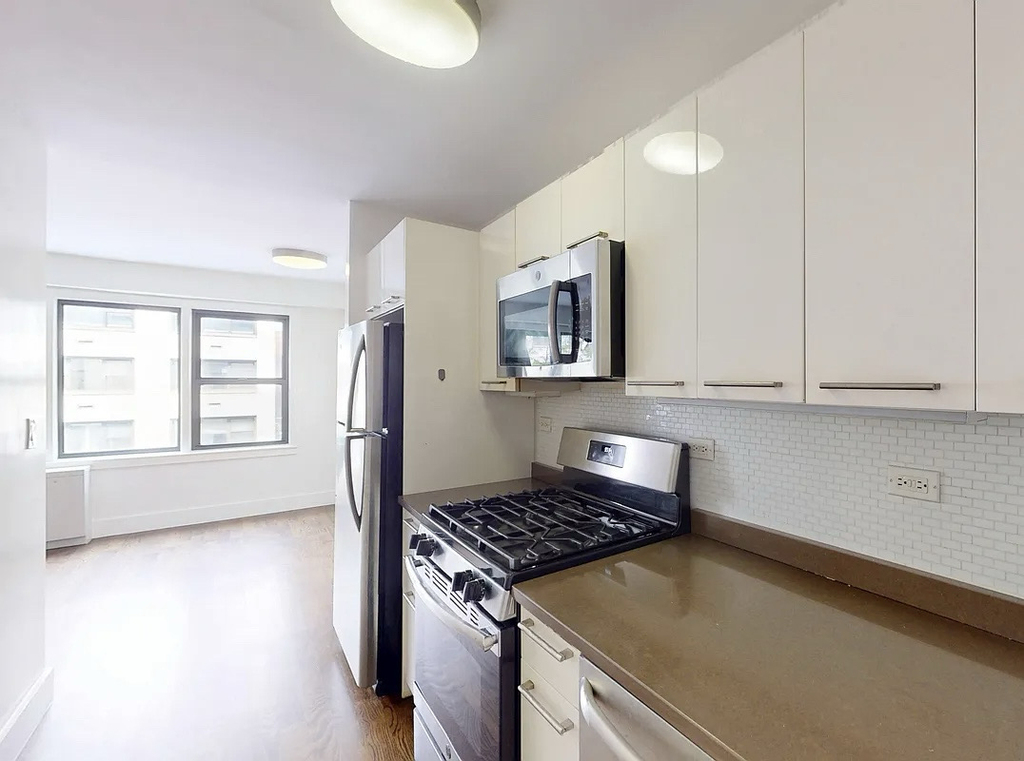 63rd & 3rd Ave - Photo 1