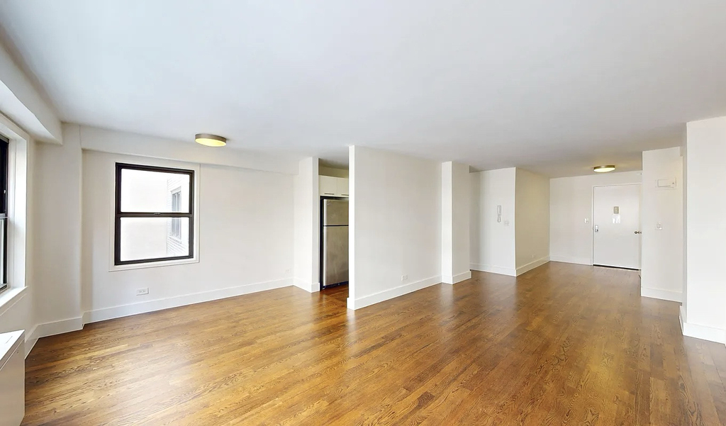 63rd & 3rd Ave - Photo 2