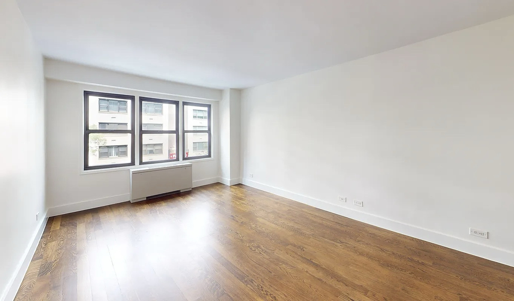 63rd & 3rd Ave - Photo 3