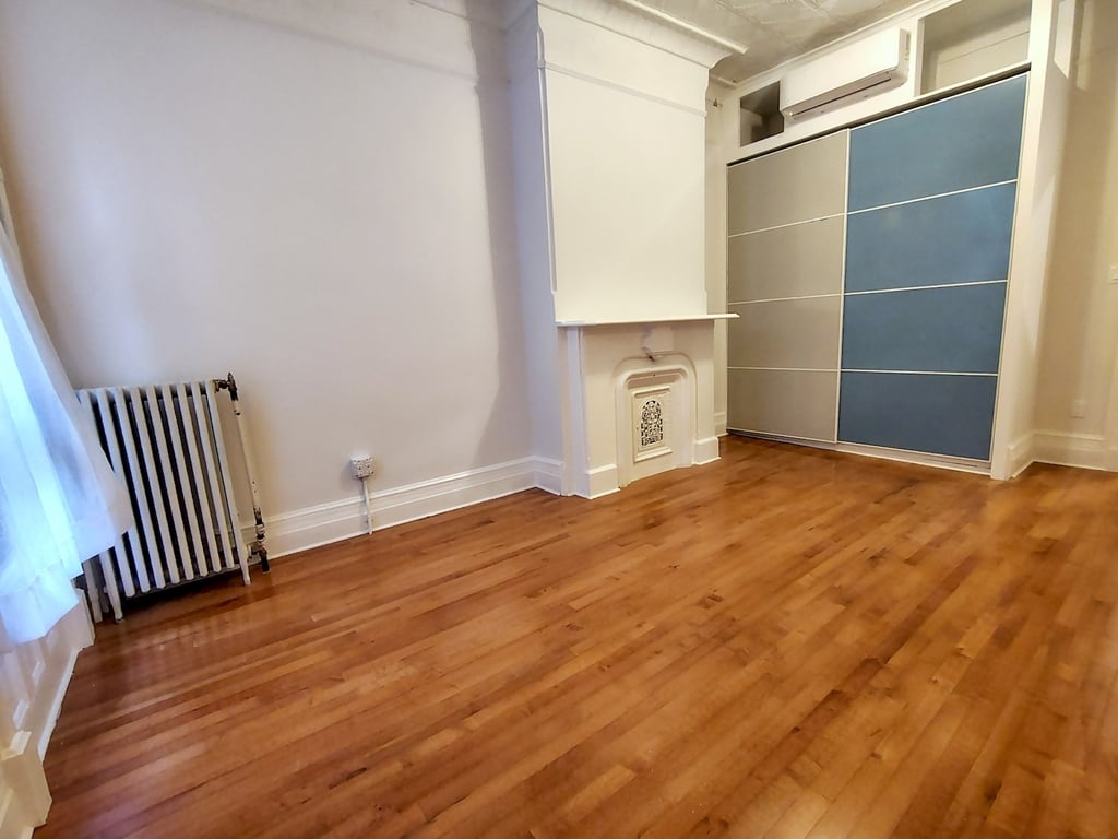 995 Hancock Street - Photo 4