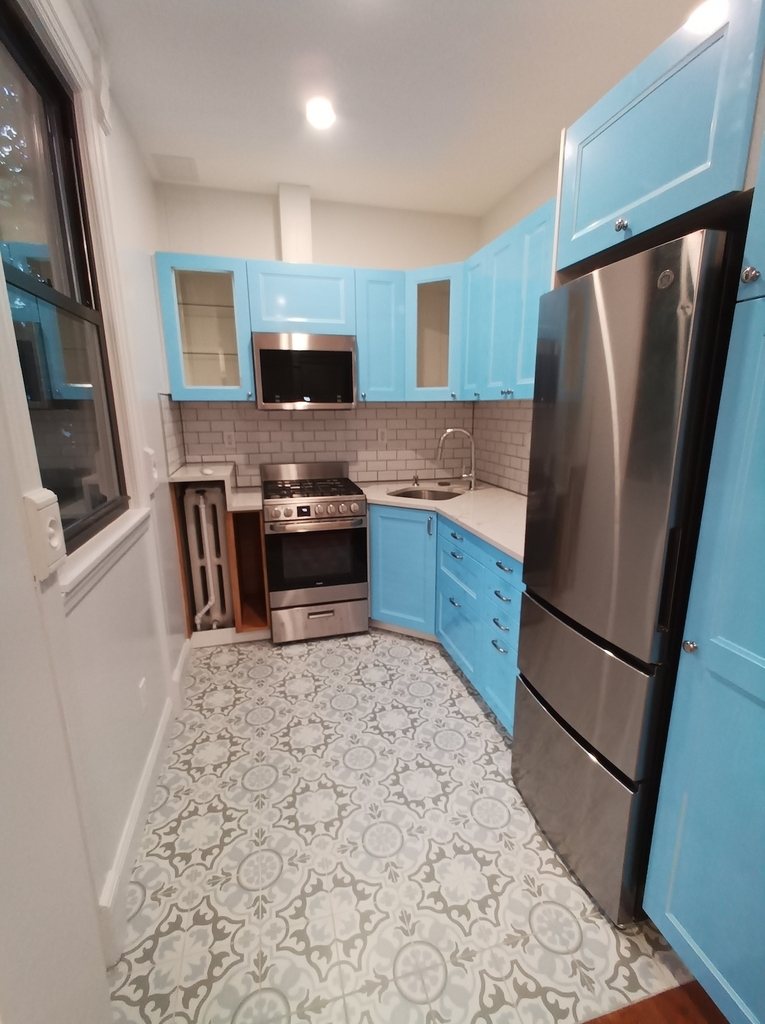 995 Hancock Street - Photo 1