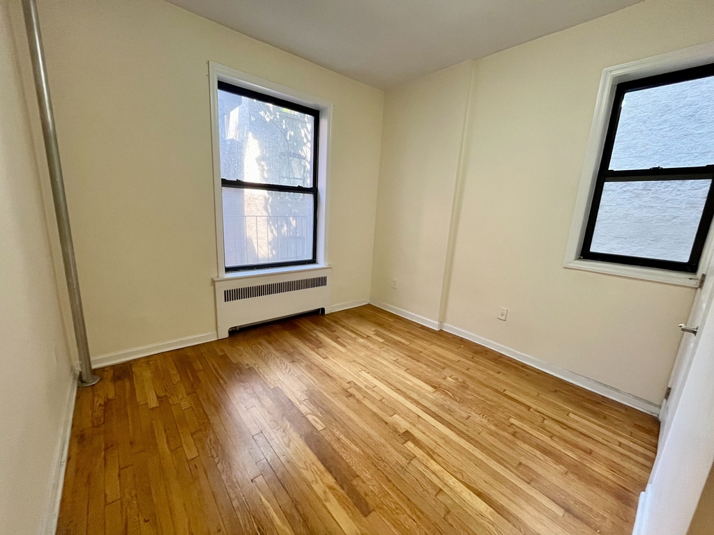 123 East 82nd Street - Photo 4