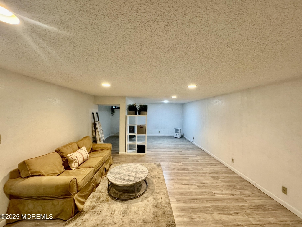 113 Richmond Court N - Photo 18