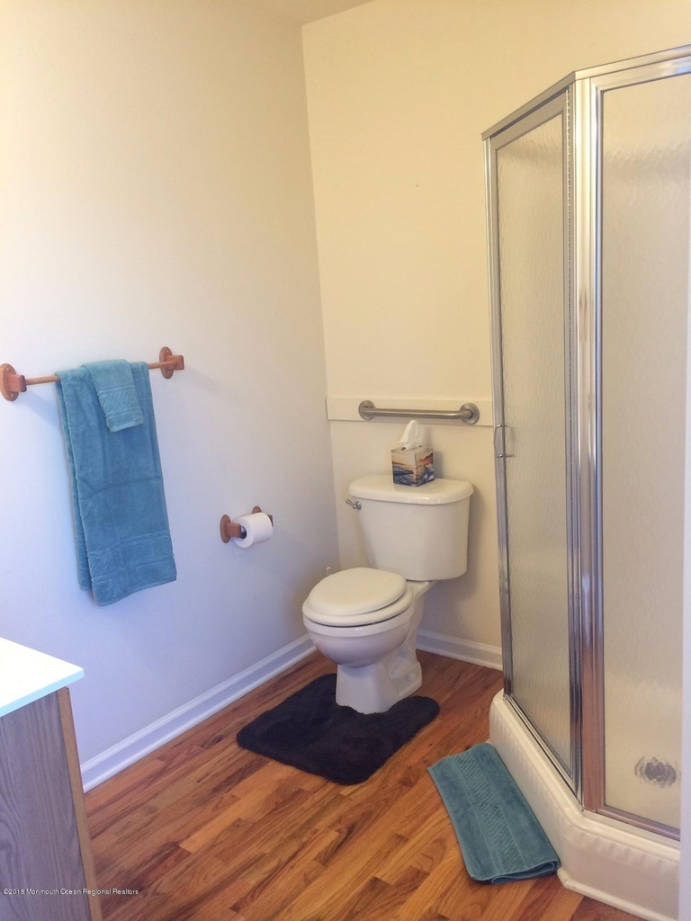 508 Lake Terrace - Photo 12