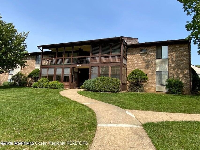 118 D Amberly Drive - Photo 0