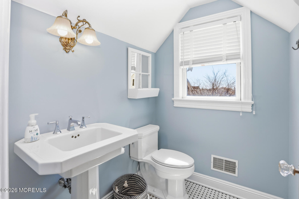 565 Trout Avenue - Photo 26