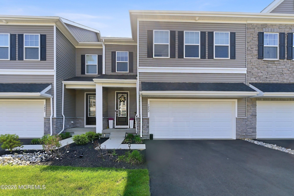 1402 Journey Avenue - Photo 0