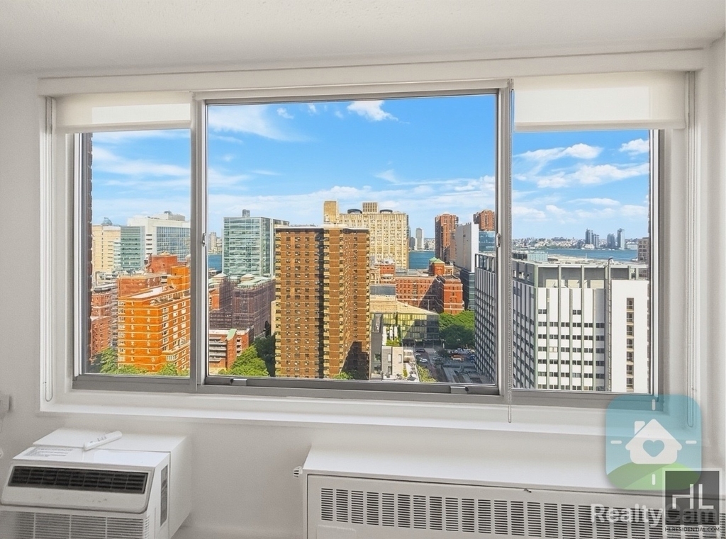 2nd Avenue - Photo 3