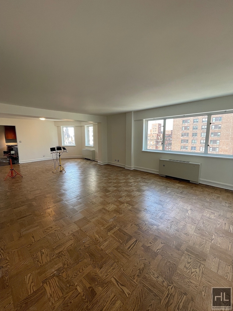 East 71st Street - Photo 5