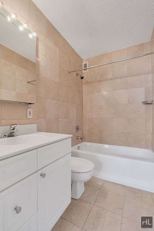 West 87th Street - Photo 3