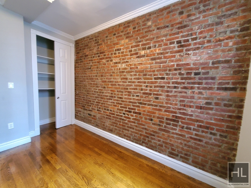 West 14 Street - Photo 1