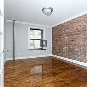 East 106 Street - Photo 4
