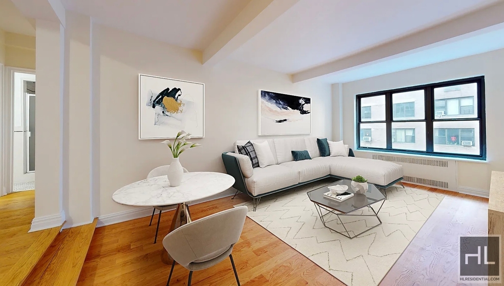 East 56 Street - Photo 2