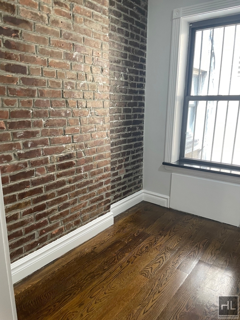 West 53 Street - Photo 3