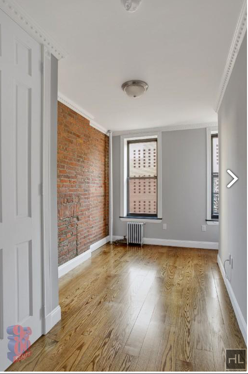 West 52 Street - Photo 3