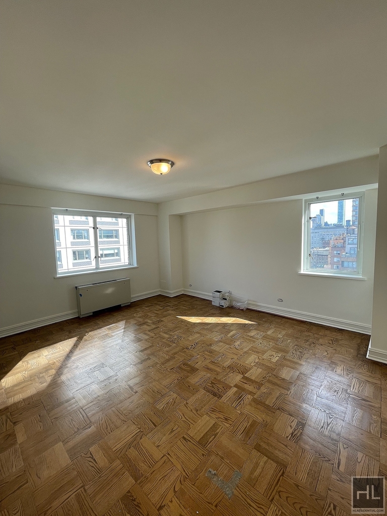 East 71st Street - Photo 5
