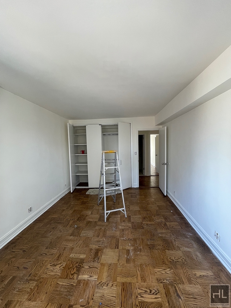 East 71st Street - Photo 4