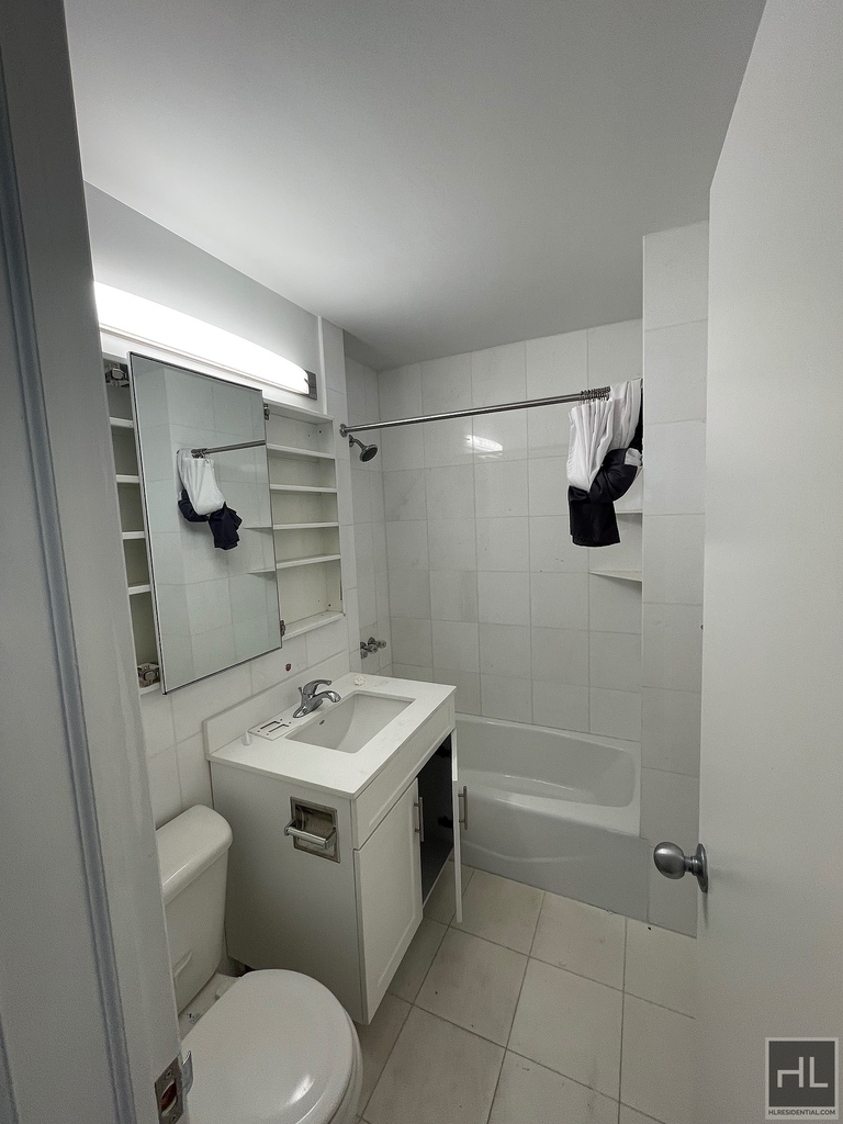 East 71st Street - Photo 12
