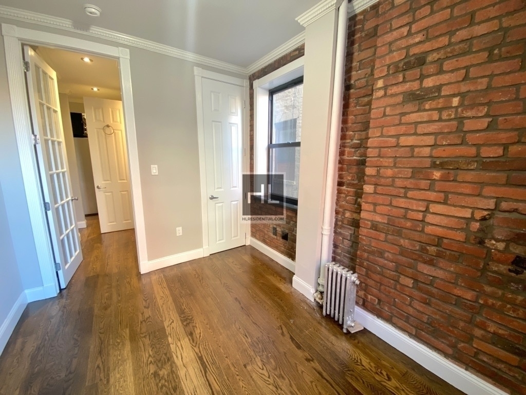 West 103 Street - Photo 3