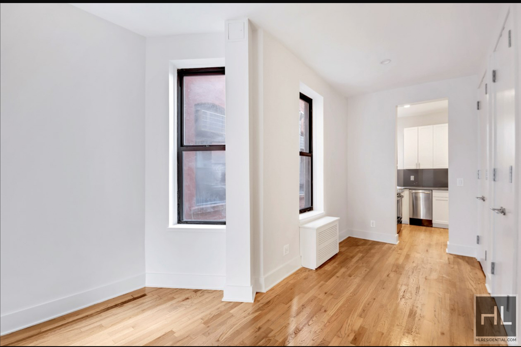 West 45 Street - Photo 1