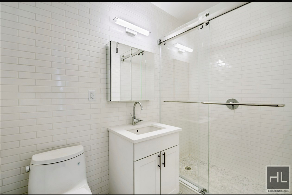 West 45 Street - Photo 5