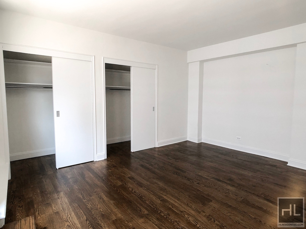 East 69 Street - Photo 4