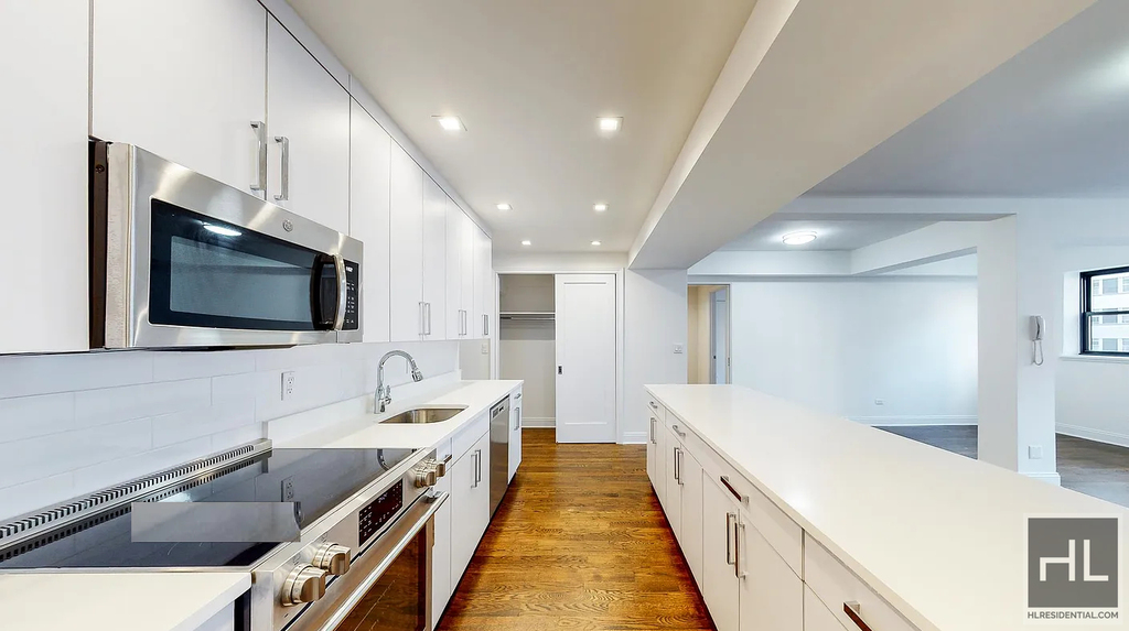 East 69 Street - Photo 3
