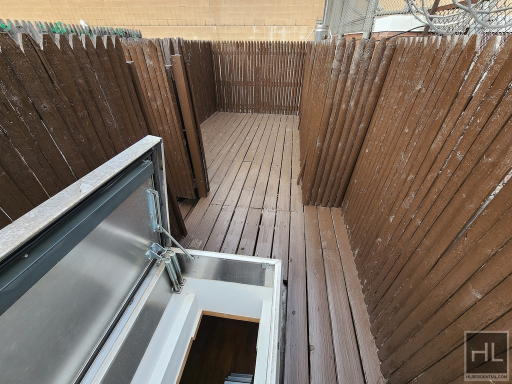 W 53rd St. - Photo 6