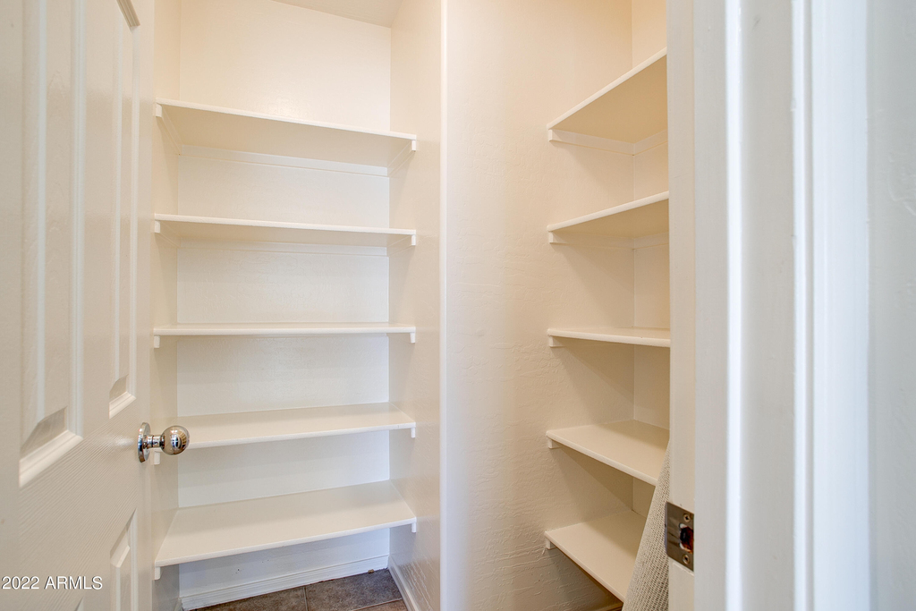 9928 W Chipman Road - Photo 12