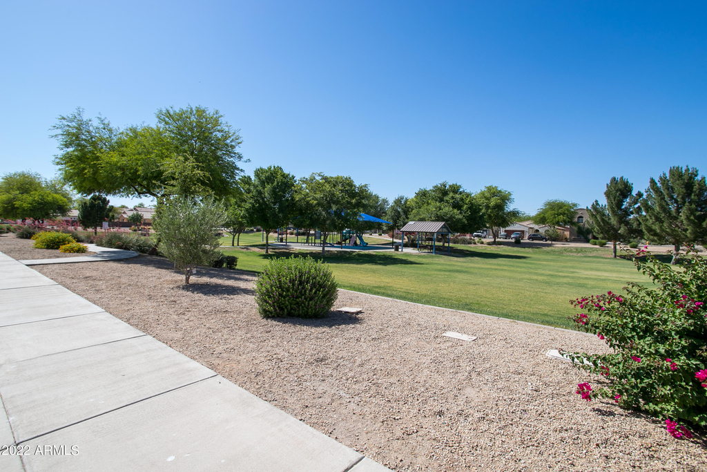 9928 W Chipman Road - Photo 32