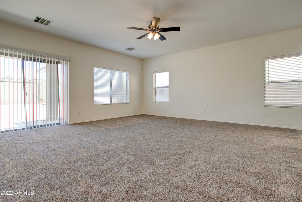 9928 W Chipman Road - Photo 7