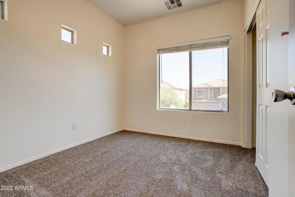 9928 W Chipman Road - Photo 17