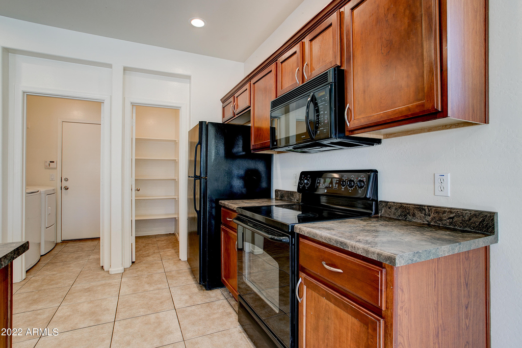 9928 W Chipman Road - Photo 11