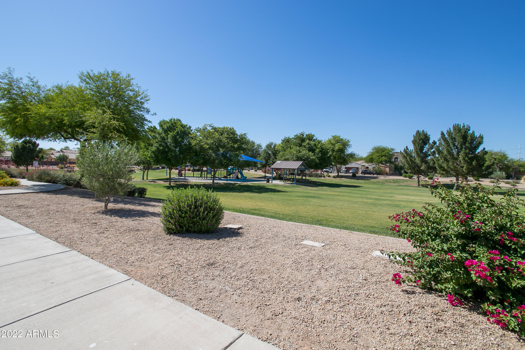 9928 W Chipman Road - Photo 33