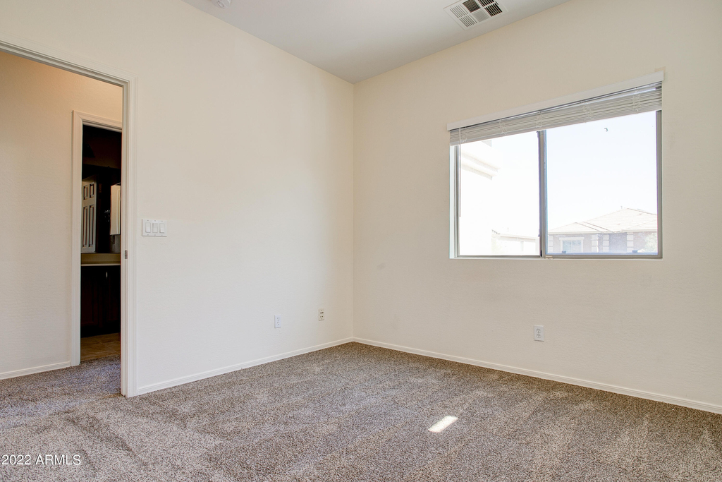 9928 W Chipman Road - Photo 21