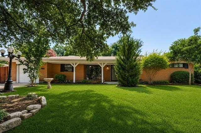 905 Ridgewood Terrace - Photo 0