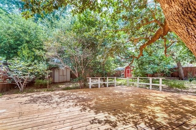 905 Ridgewood Terrace - Photo 3