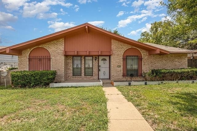 1506 Duet Drive - Photo 0