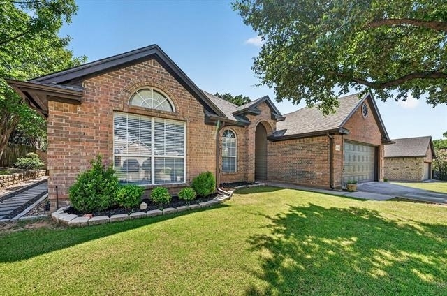 2720 Windstone Way - Photo 1