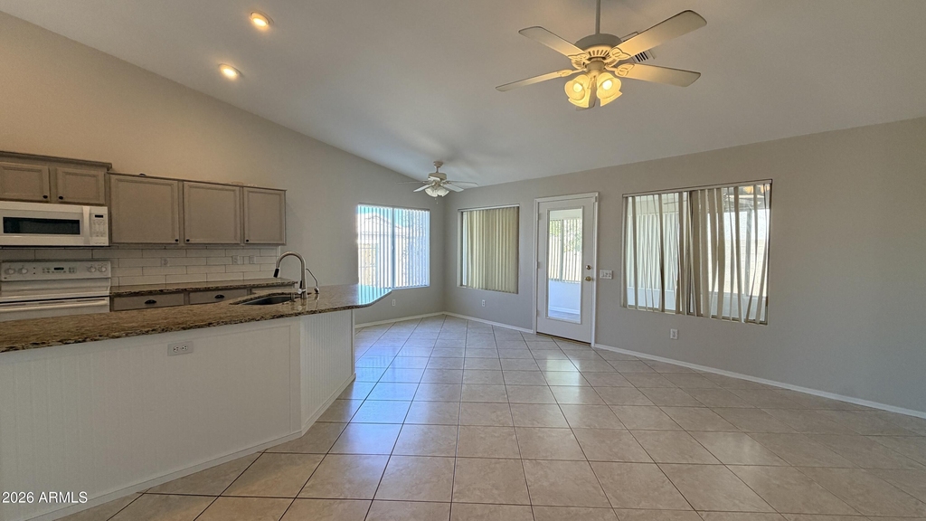 39 N Pueblo Street - Photo 4