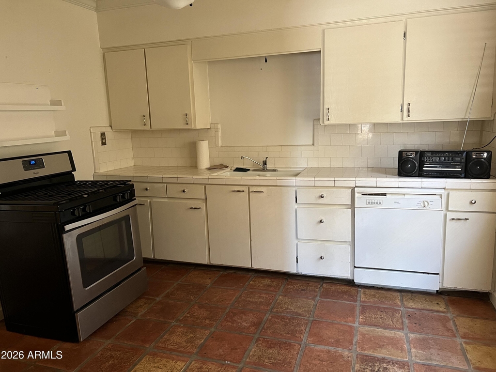 38 W Thomas Lane - Photo 3