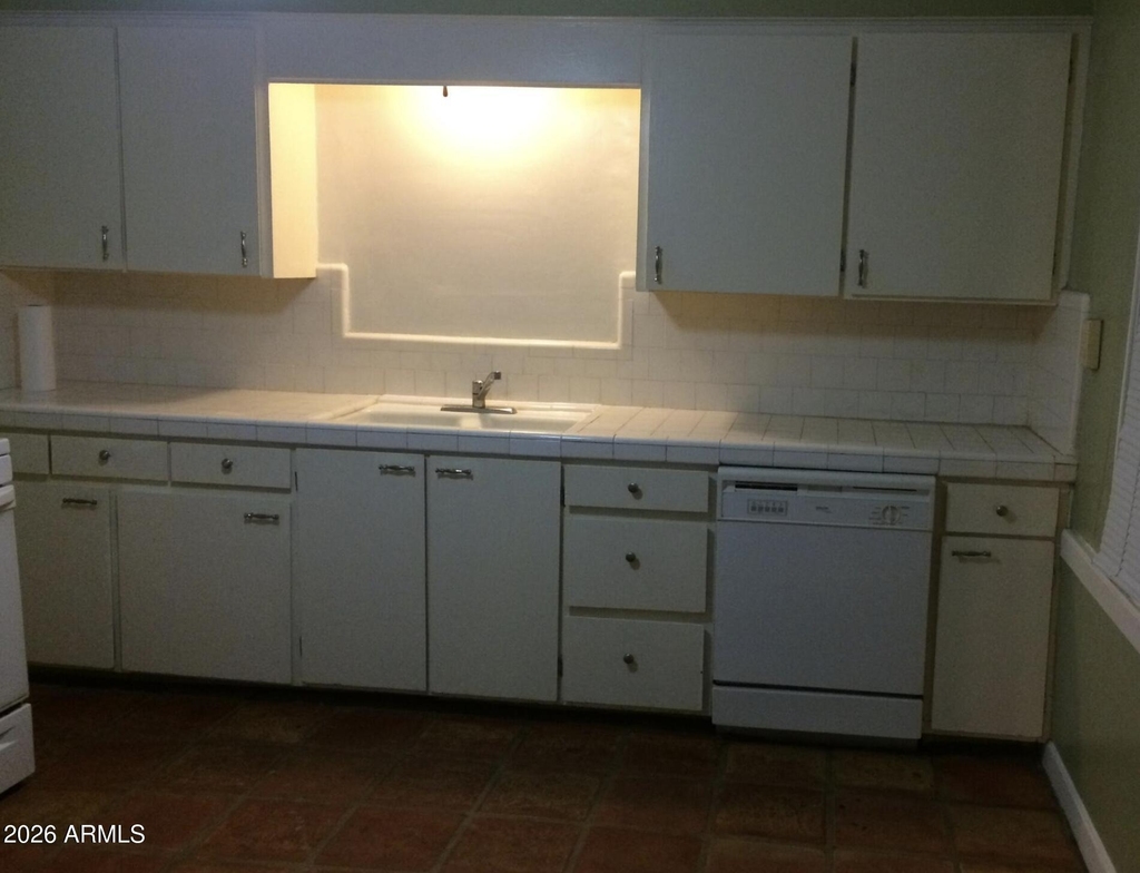 38 W Thomas Lane - Photo 1