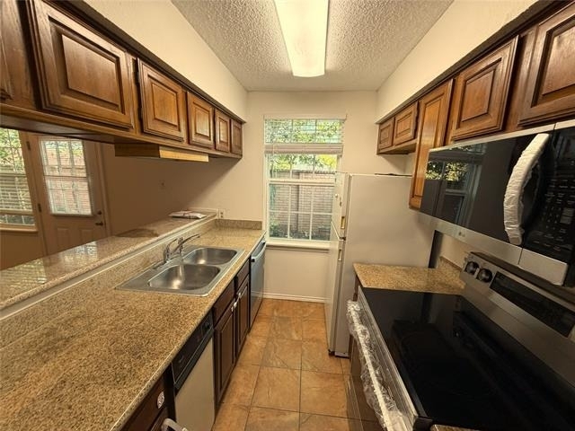 18240 Midway Road - Photo 6