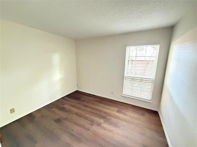 18240 Midway Road - Photo 2